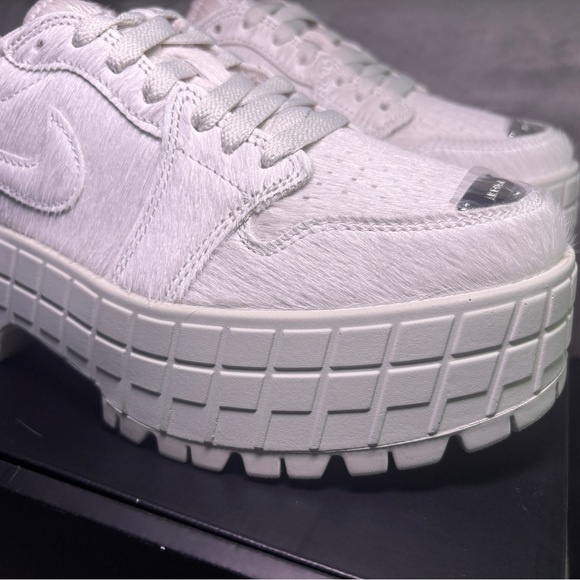 Jordan 1 Brooklyn Low - Picture 11 of 17